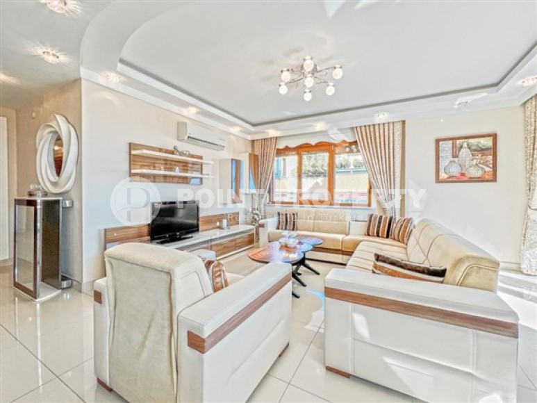 Уютная комфортабельная квартира с приятным светлым интерьером, в 50 метрах от пляжа и набережной-id-5501-фото-2