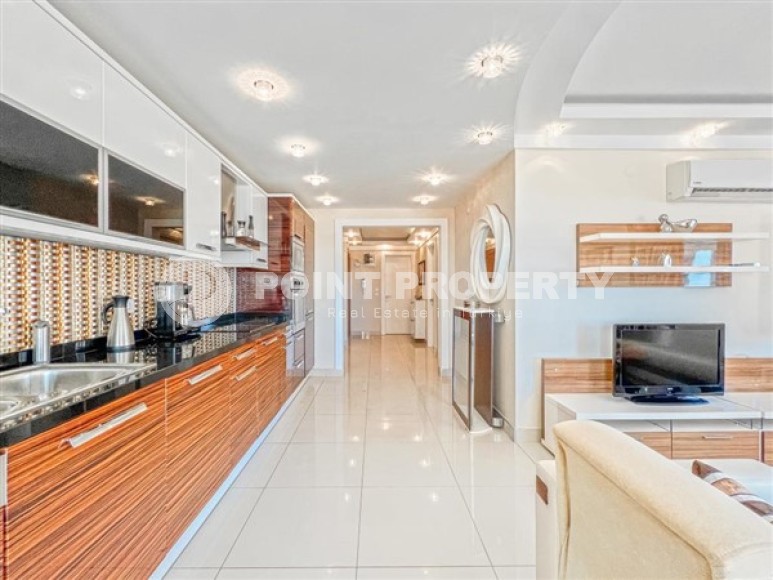 Уютная комфортабельная квартира с приятным светлым интерьером, в 50 метрах от пляжа и набережной-id-5501-фото-5