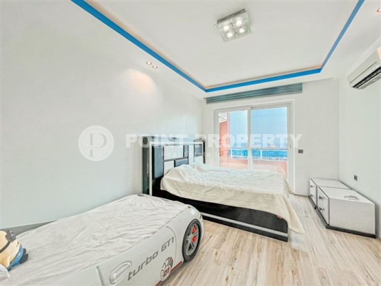 Стильные, просторные двухуровневые апартаменты с тремя спальными комнатами и видом на Средиземное море, в социально развитом районе Махмутлар-id-5510-фото-9