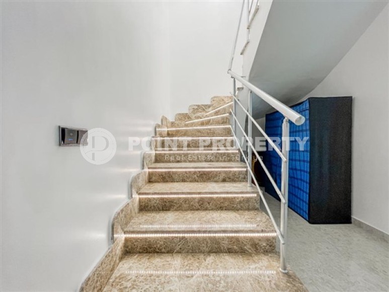 Стильные, просторные двухуровневые апартаменты с тремя спальными комнатами и видом на Средиземное море, в социально развитом районе Махмутлар-id-5510-фото-12