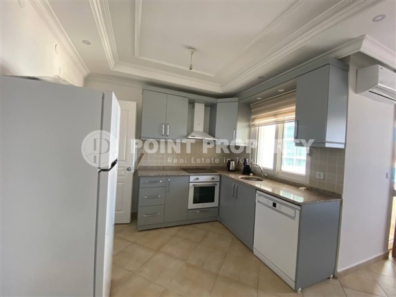 Меблированные апартаменты с одной спальной комнатой, с видом на Средиземное море, в районе Тосмур-id-5516-фото-3