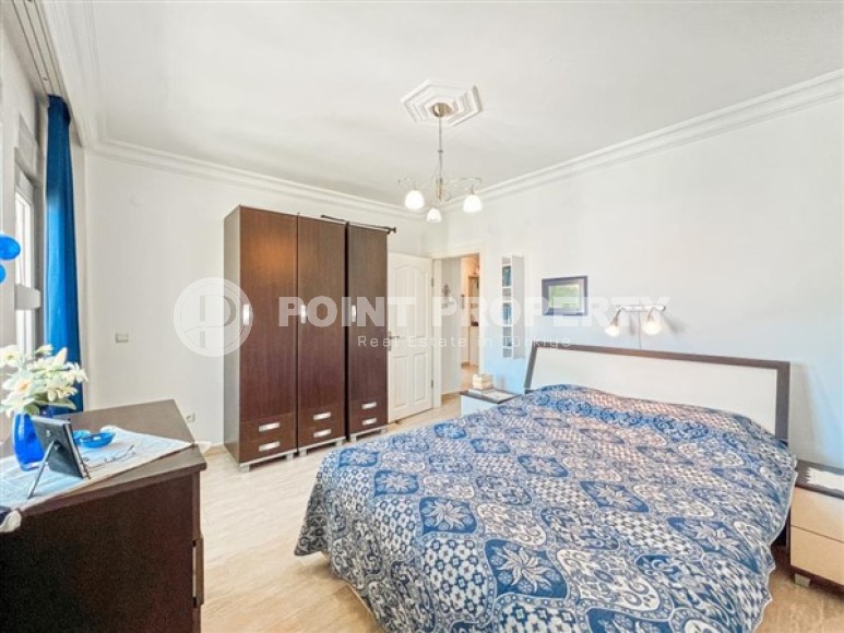 Panoramic two-level apartment 5+1, with a total area of 180 m2, 700 meters from the sea in the center of Alanya-id-5522-photo-5