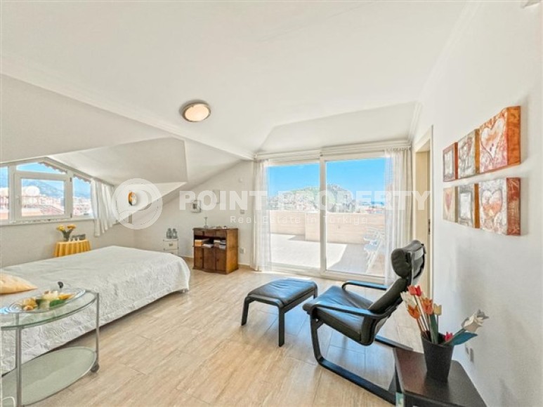 Panoramic two-level apartment 5+1, with a total area of 180 m2, 700 meters from the sea in the center of Alanya-id-5522-photo-8