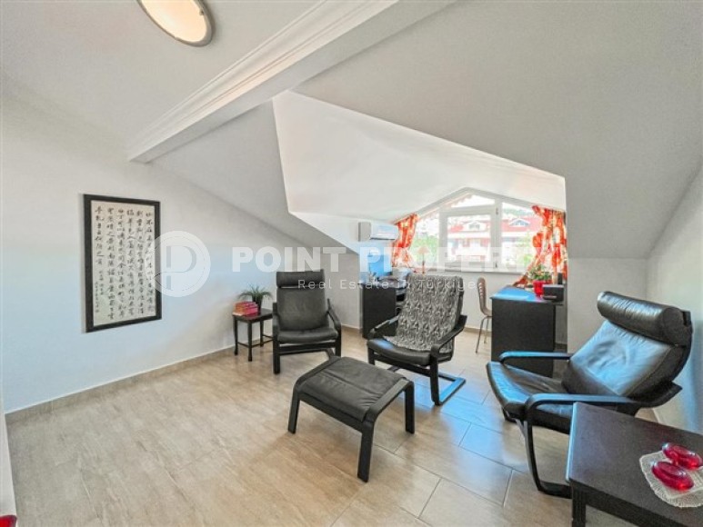 Panoramic two-level apartment 5+1, with a total area of 180 m2, 700 meters from the sea in the center of Alanya-id-5522-photo-9