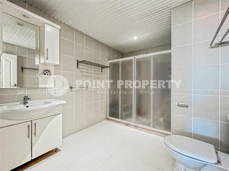 Panoramic two-level apartment 5+1, with a total area of 180 m2, 700 meters from the sea in the center of Alanya-id-5522-photo-11