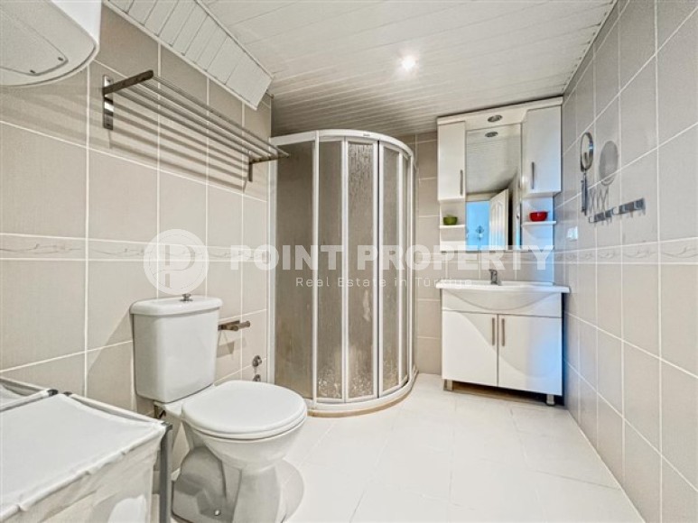 Panoramic two-level apartment 5+1, with a total area of 180 m2, 700 meters from the sea in the center of Alanya-id-5522-photo-12