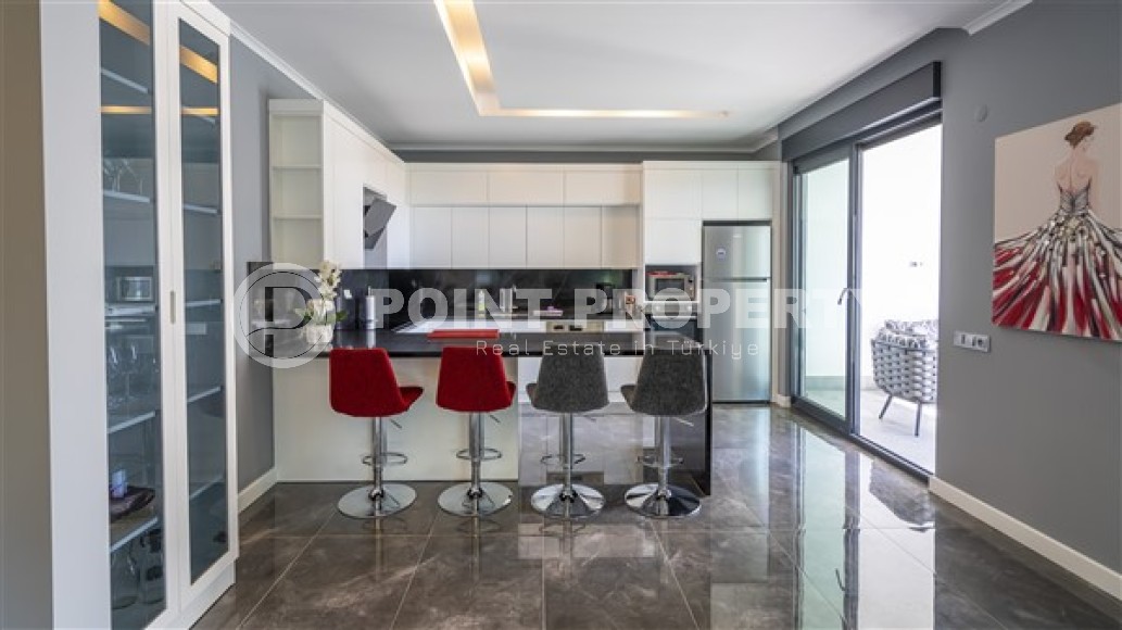 Роскошная квартира с дизайнерским ремонтом на 3-м этаже в жилом комплексе, введенном в эксплуатацию в 2022 году-id-5524-фото-4