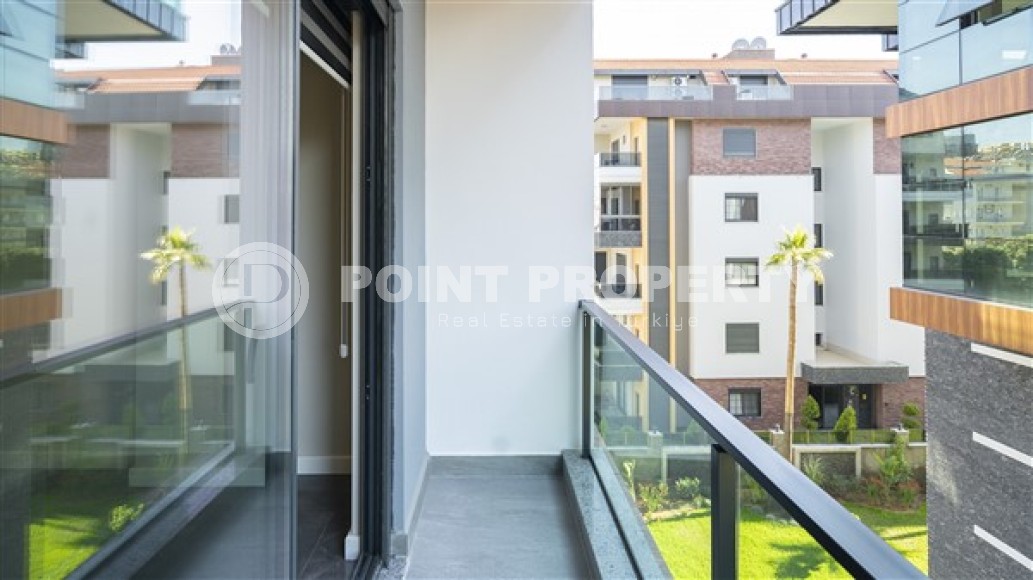 Роскошная квартира с дизайнерским ремонтом на 3-м этаже в жилом комплексе, введенном в эксплуатацию в 2022 году-id-5524-фото-12