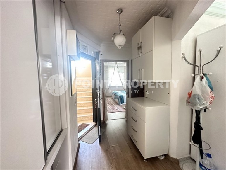 Small apartment 1+1, with a total area of 60 m2, on the 3rd floor in a building built in 2003-id-5533-photo-5