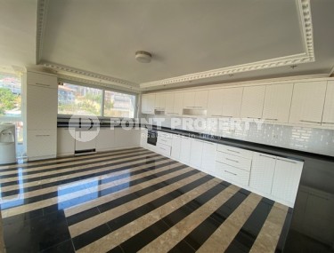 Three-storey detached villa with panoramic views of the sea, mountains and Alanya fortress-id-5550-photo-4