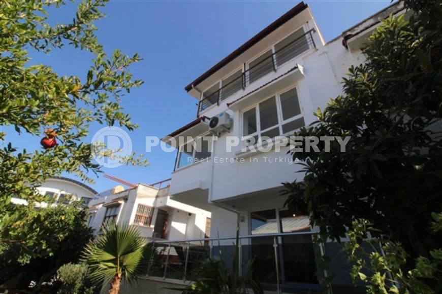 Двухэтажная вилла с панорамным видом на город и море в километре от пляжа, район Каргыджак-id-5554-фото-23