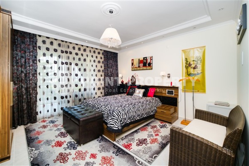 Прекрасная двухэтажная вилла с панорамным видом на море, в живописном районе Аланьи - Конаклы-id-5561-фото-6