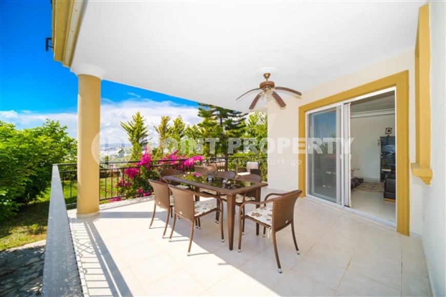 Прекрасная двухэтажная вилла с панорамным видом на море, в живописном районе Аланьи - Конаклы-id-5561-фото-14