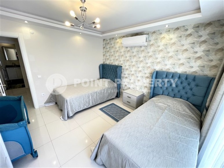 Современная двухуровневая квартира 3+1, общей площадью 180 м2, на 5-м этаже с мансардой в 100 метрах от моря-id-5562-фото-7