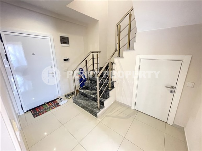 Современная двухуровневая квартира 3+1, общей площадью 180 м2, на 5-м этаже с мансардой в 100 метрах от моря-id-5562-фото-9