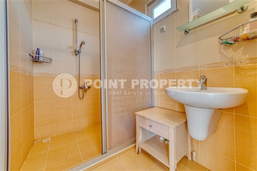 Panoramic apartment with sea views, on the 9th floor in a residential complex built in 2007-id-5563-photo-9