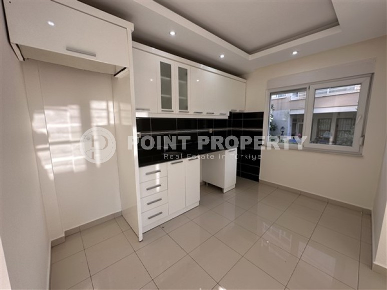 Апартаменты с чистовой отделкой на 1-м этаже в доме 2011 года постройки, в километре от центра Аланьи-id-5566-фото-3