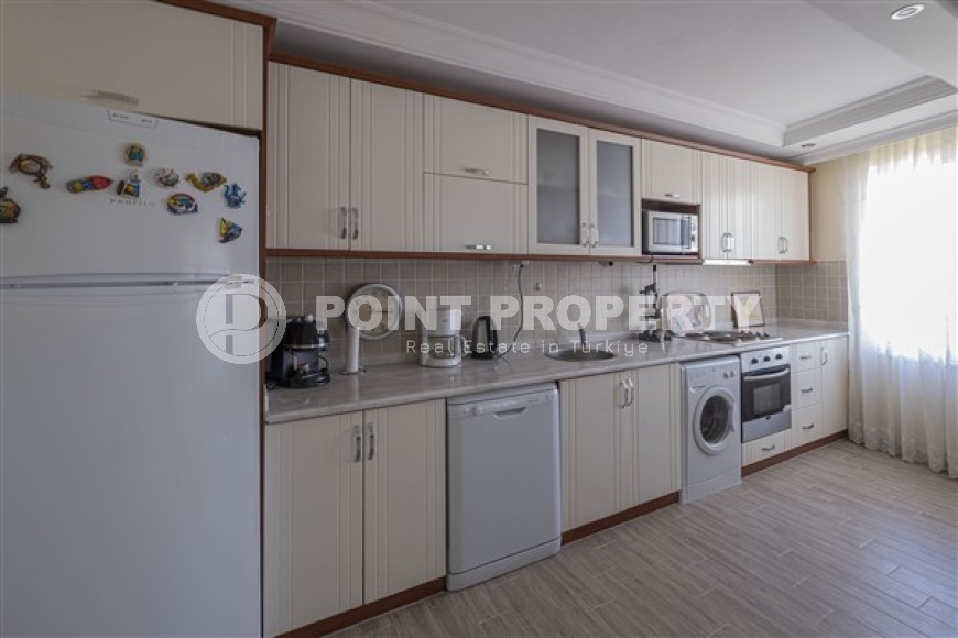 Panoramic apartment with city and sea views on the 9th floor, in the center of Mahmutlar-id-5578-photo-3