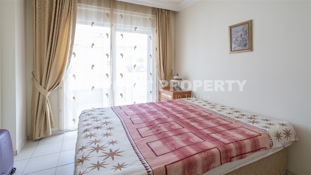 Большая двухуровневая квартира, общей площадью 220 м3, на 4-м этаже с мансардой, в 350 метрах от моря-id-5586-фото-4