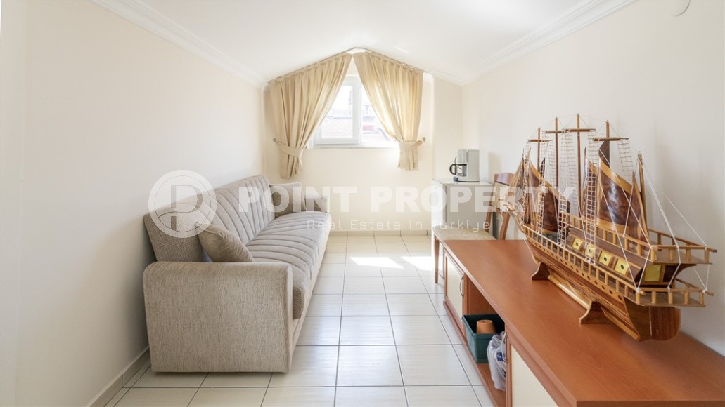 Большая двухуровневая квартира, общей площадью 220 м3, на 4-м этаже с мансардой, в 350 метрах от моря-id-5586-фото-7