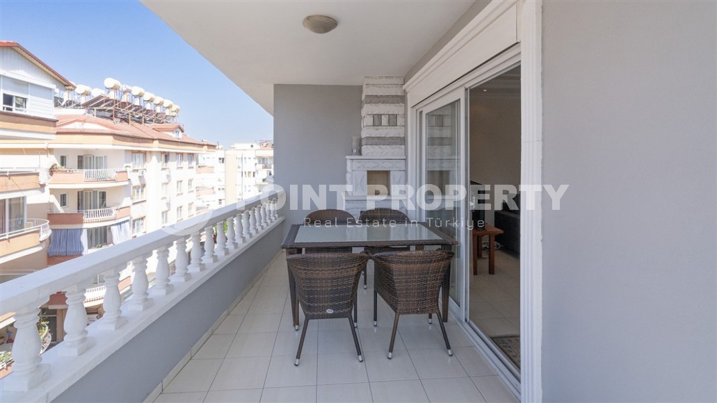 Большая двухуровневая квартира, общей площадью 220 м3, на 4-м этаже с мансардой, в 350 метрах от моря-id-5586-фото-14