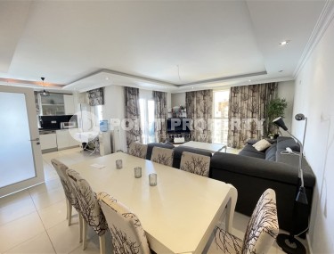 Просторная двухуровневая квартира на 7-м этаже с мансардой, в 500 метрах от моря-id-5593-фото-2