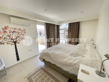 Просторная двухуровневая квартира на 7-м этаже с мансардой, в 500 метрах от моря-id-5593-фото-5