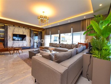 Luxurious new triplex villa with designer renovation, equipped with the latest technology-id-5604-photo-3