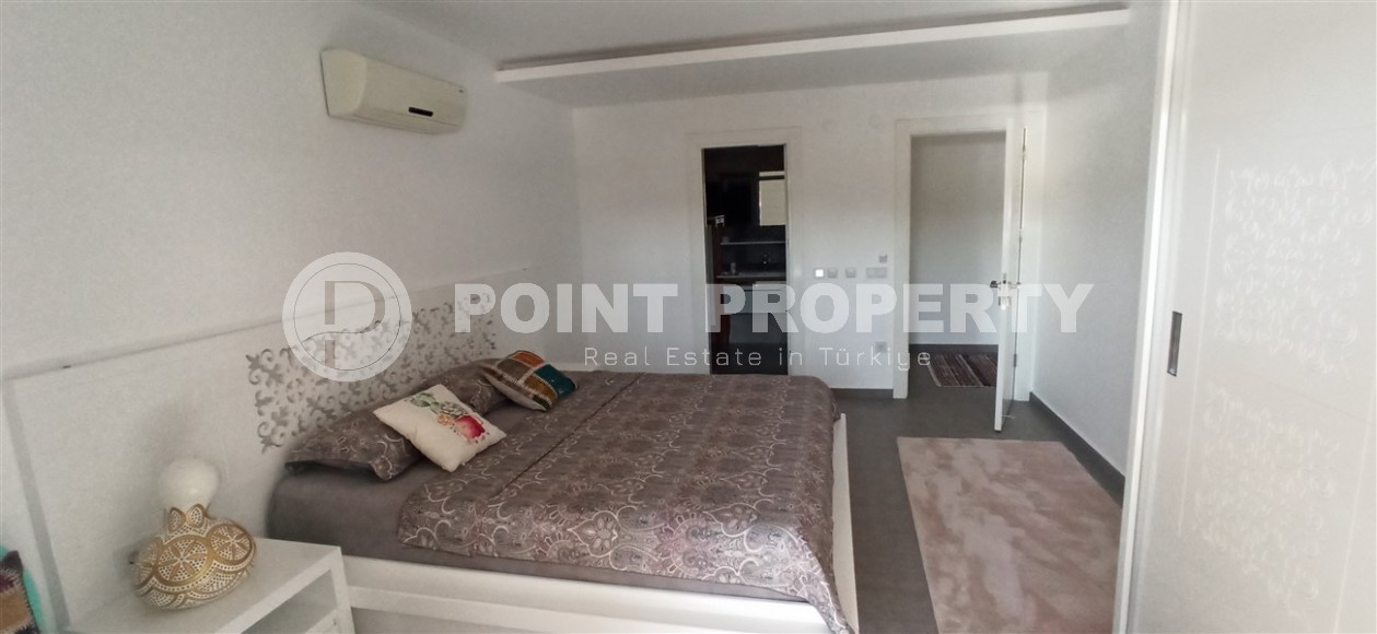 Двухуровневая квартира 2+1 с собственным садом, в 750 метрах от моря, в популярном районе Аланьи - Оба-id-5606-фото-4