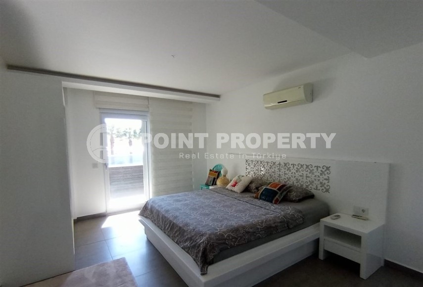 Двухуровневая квартира 2+1 с собственным садом, в 750 метрах от моря, в популярном районе Аланьи - Оба-id-5606-фото-5