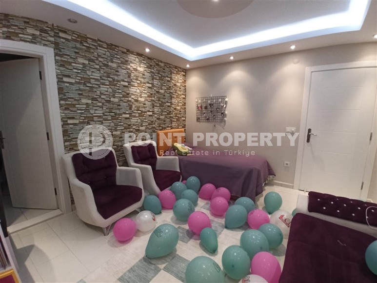 Panoramic two-level apartment on the first line from the sea in a prestigious area of Alanya - Kestel-id-5617-photo-9