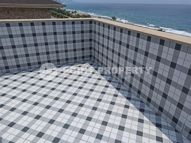 Panoramic two-level apartment on the first line from the sea in a prestigious area of Alanya - Kestel-id-5617-photo-20