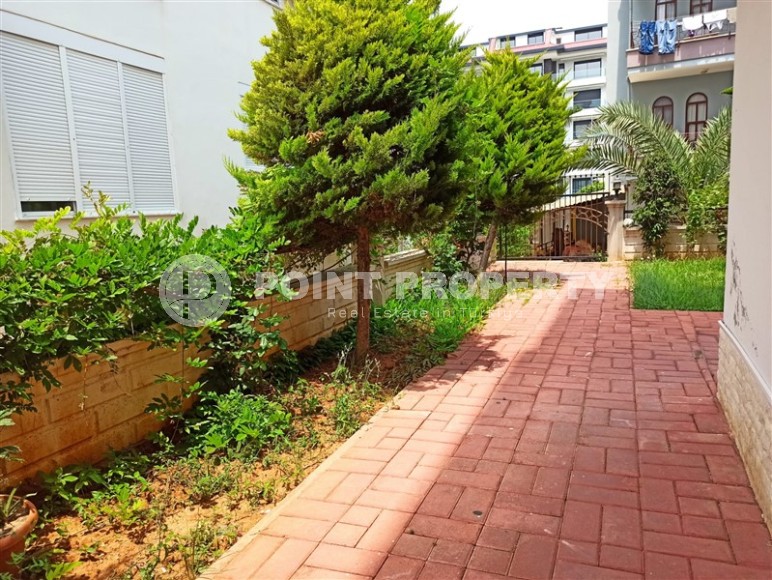 Panoramic two-level apartment on the first line from the sea in a prestigious area of Alanya - Kestel-id-5617-photo-24