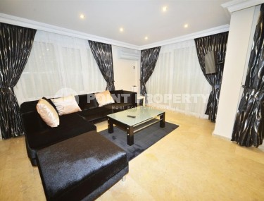 Отдельно стоящая трехэтажная вилла с бассейном и садом, в 100 метрах от моря-id-5627-фото-2