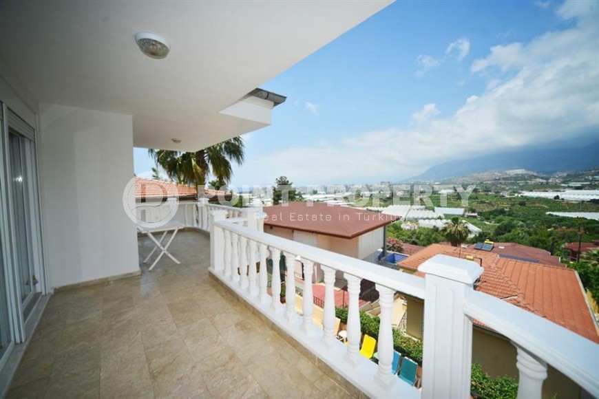 Отдельно стоящая трехэтажная вилла с бассейном и садом, в 100 метрах от моря-id-5627-фото-15