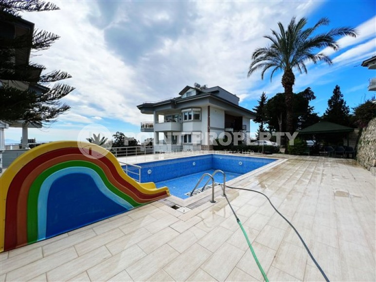 Comfortable bright duplex 3+1, with a total area of 165 m2, in the elite area of Alanya - Tepe-id-5632-photo-17