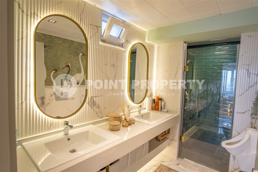 Роскошная двухуровневая квартира на самом берегу Средиземного моря, в престижном районе Анталии - Лара-id-5638-фото-20