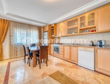 Панорамная двухуровневая квартира 3+1, общей площадью 250 м2, в центре района Тосмур-id-5640-фото-5