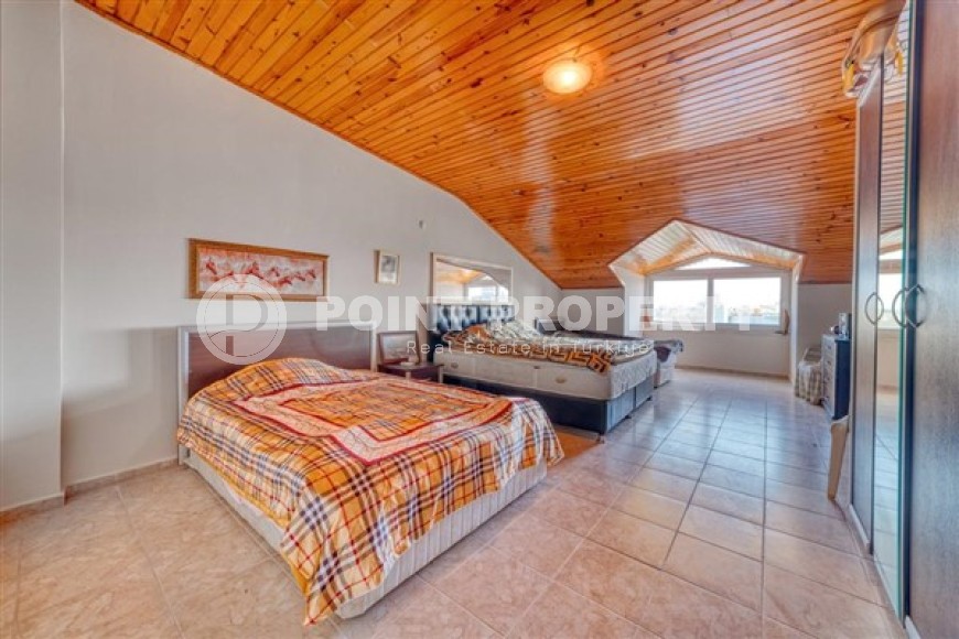 Панорамная двухуровневая квартира 3+1, общей площадью 250 м2, в центре района Тосмур-id-5640-фото-9