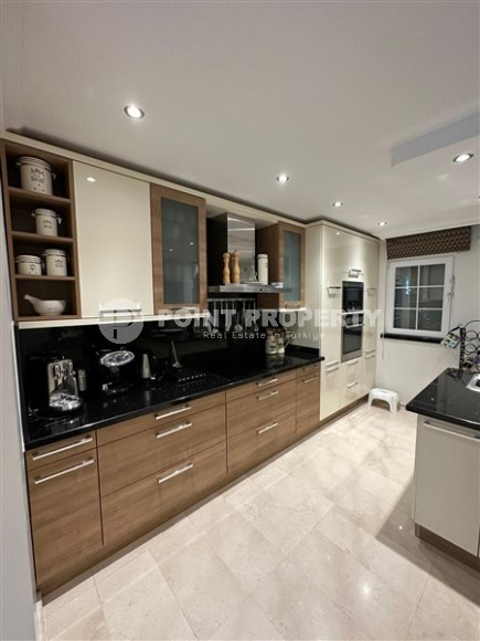 Комфортабельная трехэтажная вилла  3+1, общей площадью 180 м2, в полутора километрах от моря-id-5645-фото-3