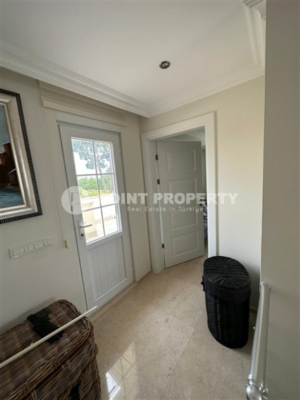 Комфортабельная трехэтажная вилла  3+1, общей площадью 180 м2, в полутора километрах от моря-id-5645-фото-10