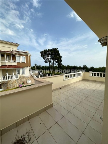 Комфортабельная трехэтажная вилла  3+1, общей площадью 180 м2, в полутора километрах от моря-id-5645-фото-18