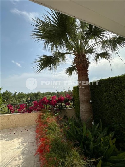 Комфортабельная трехэтажная вилла  3+1, общей площадью 180 м2, в полутора километрах от моря-id-5645-фото-25