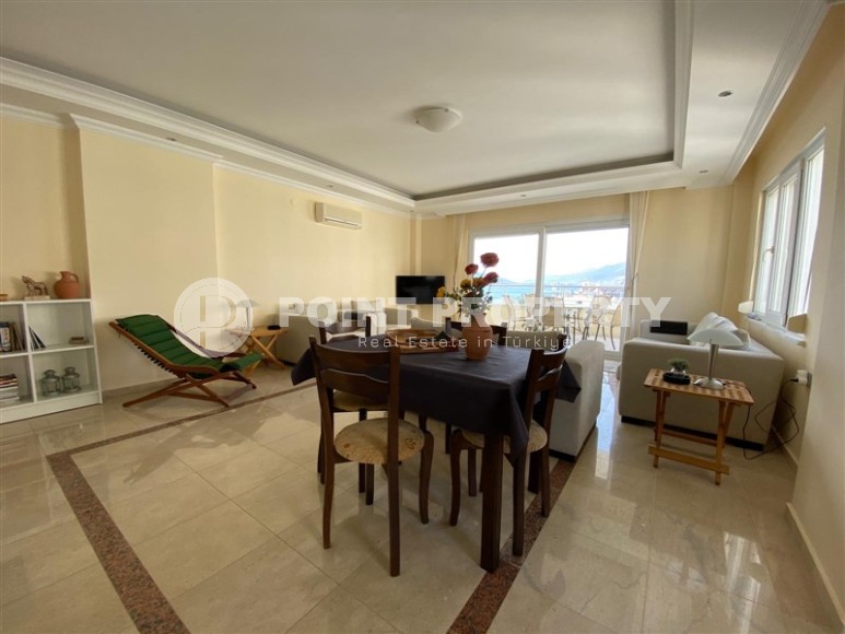 Просторная квартира с двумя спальными комнатами, в 50 метрах от моря.-id-5646-фото-2