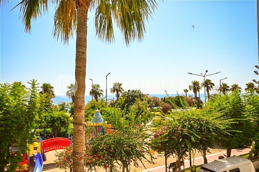 Комфортабельная квартира, с качественным ремонтом, новой мебелью и бытовой техникой, на самом берегу Средиземного моря-id-5661-фото-19