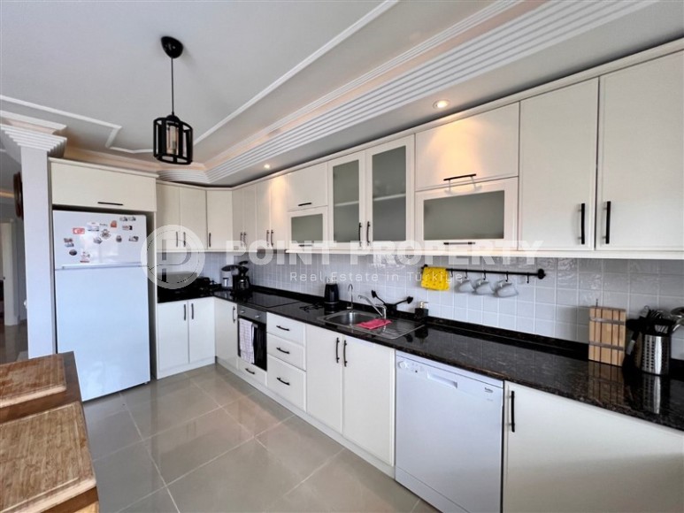 Стильная комфортабельная квартира 3+1, общей площадью 225 м2, в нескольких минутах ходьбы от моря, в центре района Оба-id-5665-фото-4