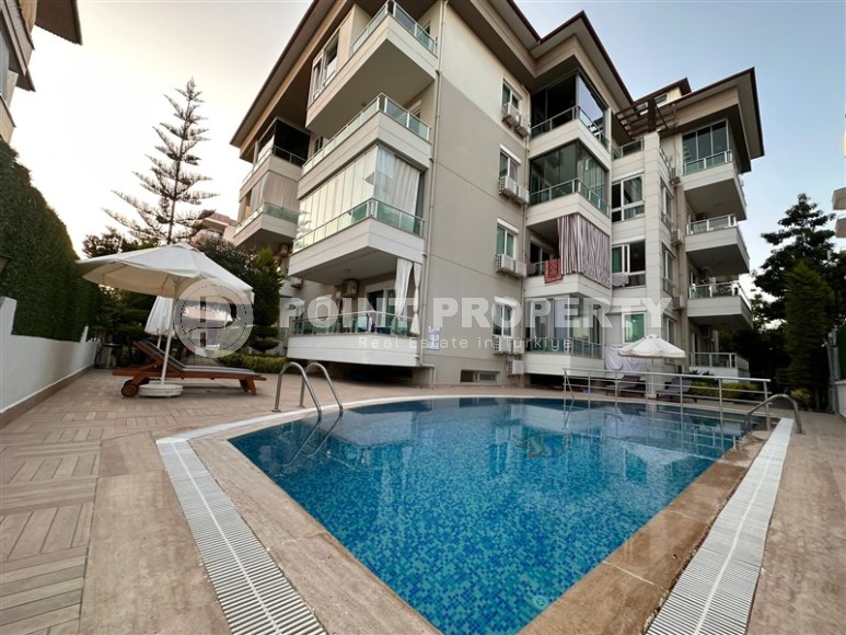 Compact furnished apartment 300 meters from the beach and promenade-id-5681-photo-9