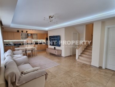 Большая двухуровневая квартира с собственным садом, в центре спокойного, благоустроенного района Аланьи - Джикджилли-id-5690-фото-2