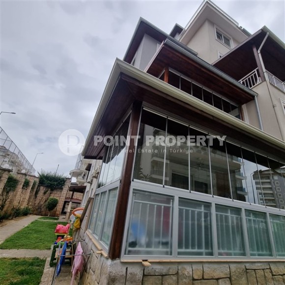 Большая двухуровневая квартира с собственным садом, в центре спокойного, благоустроенного района Аланьи - Джикджилли-id-5690-фото-22