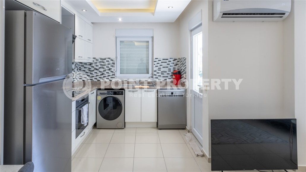 Благоустроенная просторная квартира, с хорошим ремонтом, новой мебелью и бытовой техникой, в 300 метрах от пляжа и набережной-id-5699-фото-3